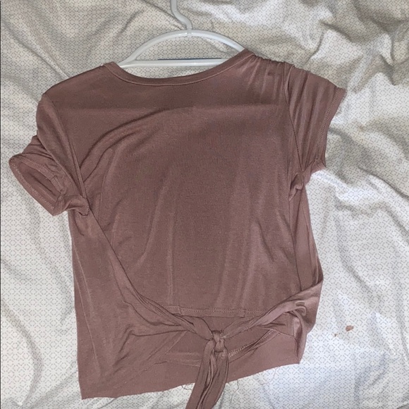 Short shirt/ slightly cropped - Picture 2 of 4